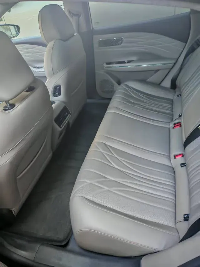 2025 Geely Galaxy Starshine 8 1.5T 163HP L4 3DHT PHEV 27.69KWH,autocango,china used car exporter,china ev exporter,chinese used car exporter,chinese used ev exporter