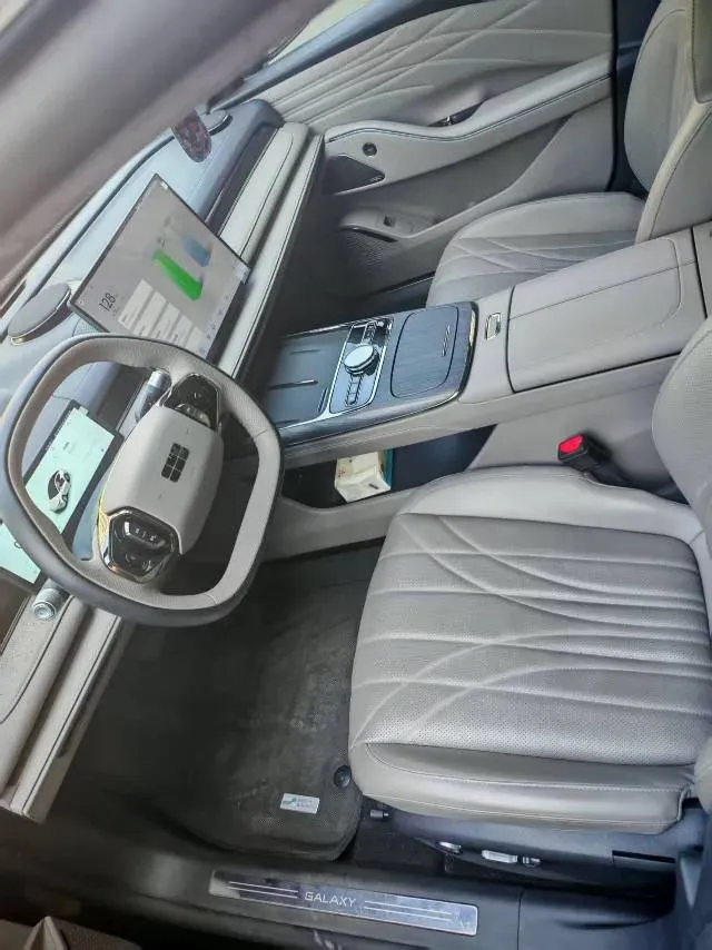 2025 Geely Galaxy Starshine 8 1.5T 163HP L4 3DHT PHEV 27.69KWH,autocango,china used car exporter,china ev exporter,chinese used car exporter,chinese used ev exporter