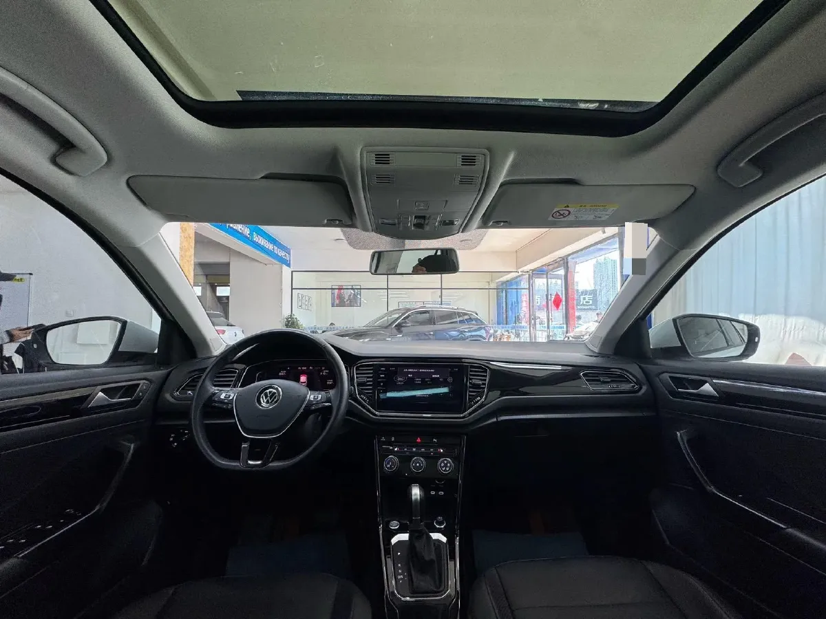 2022 Volkswagen T-Roc 1.4T 150HP L4 7DCT,autocango,china used car exporter,china ev exporter,chinese used car exporter,chinese used ev exporter