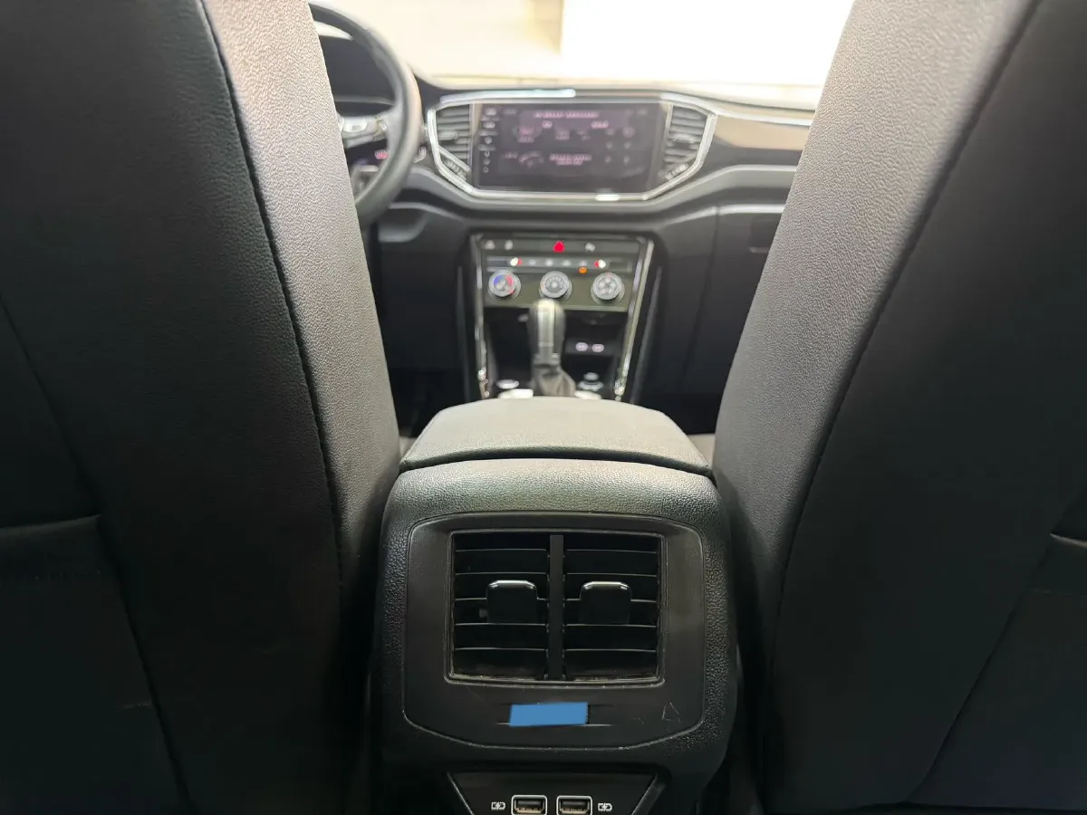 2022 Volkswagen T-Roc 1.4T 150HP L4 7DCT,autocango,china used car exporter,china ev exporter,chinese used car exporter,chinese used ev exporter