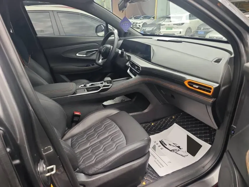 2022 ChangAn UNI-T 1.5T 188HP L4 7DCT,autocango,china used car exporter,china ev exporter,chinese used car exporter,chinese used ev exporter