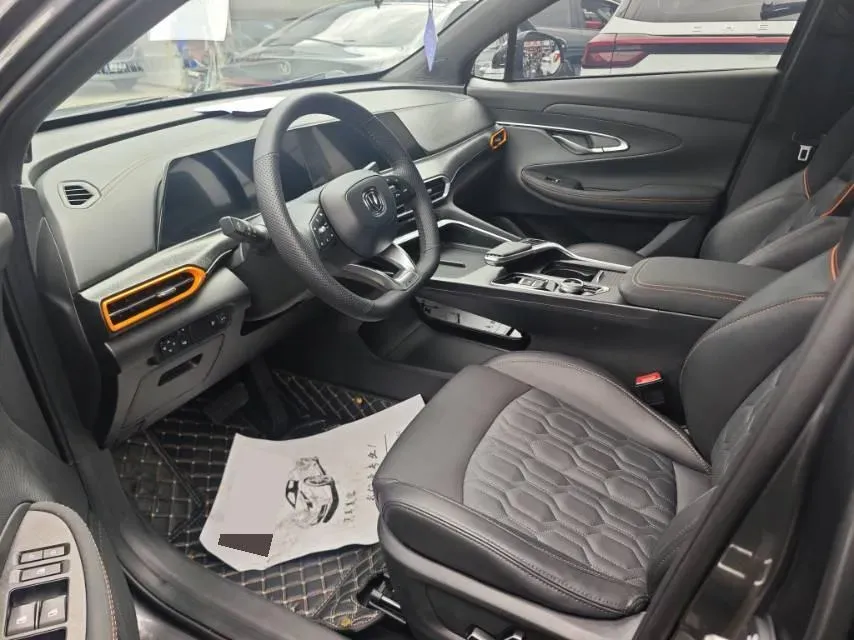 2022 ChangAn UNI-T 1.5T 188HP L4 7DCT,autocango,china used car exporter,china ev exporter,chinese used car exporter,chinese used ev exporter