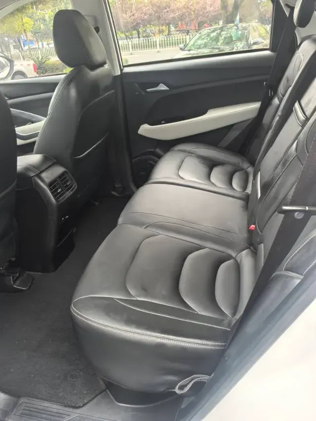 2018 BaoJun 530 1.5T 150HP L4 6MT,autocango,china used car exporter,china ev exporter,chinese used car exporter,chinese used ev exporter