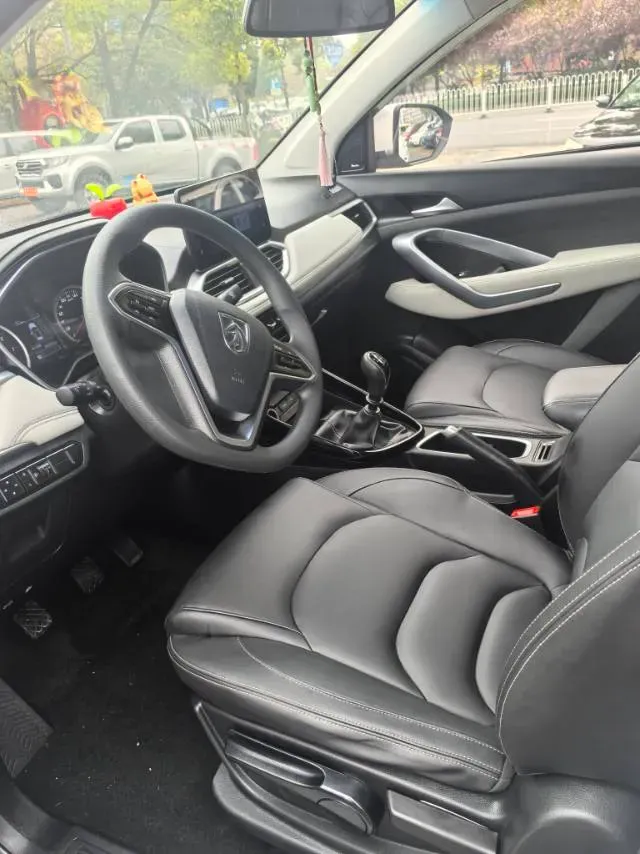 2018 BaoJun 530 1.5T 150HP L4 6MT,autocango,china used car exporter,china ev exporter,chinese used car exporter,chinese used ev exporter