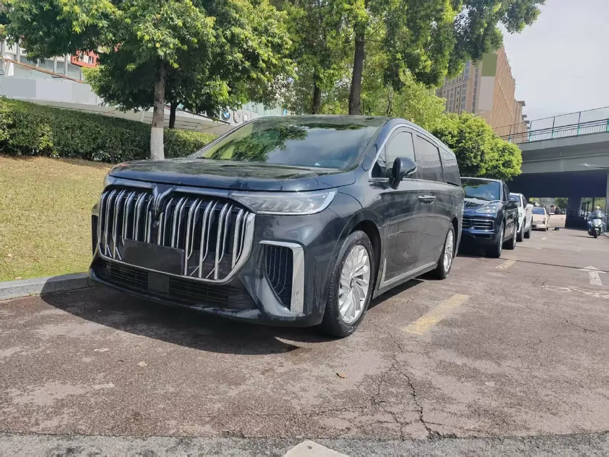 2024 Voyah Dream 1.5T 150HP L4 PHEV 43KWH,autocango,china used car exporter,china ev exporter,chinese used car exporter,chinese used ev exporter