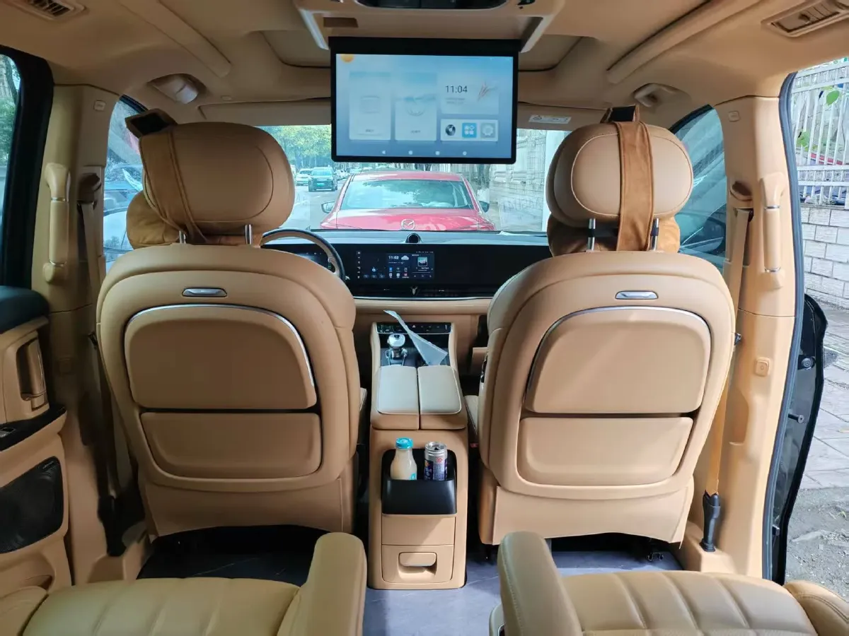 2024 Voyah Dream 1.5T 150HP L4 PHEV 43KWH,autocango,china used car exporter,china ev exporter,chinese used car exporter,chinese used ev exporter