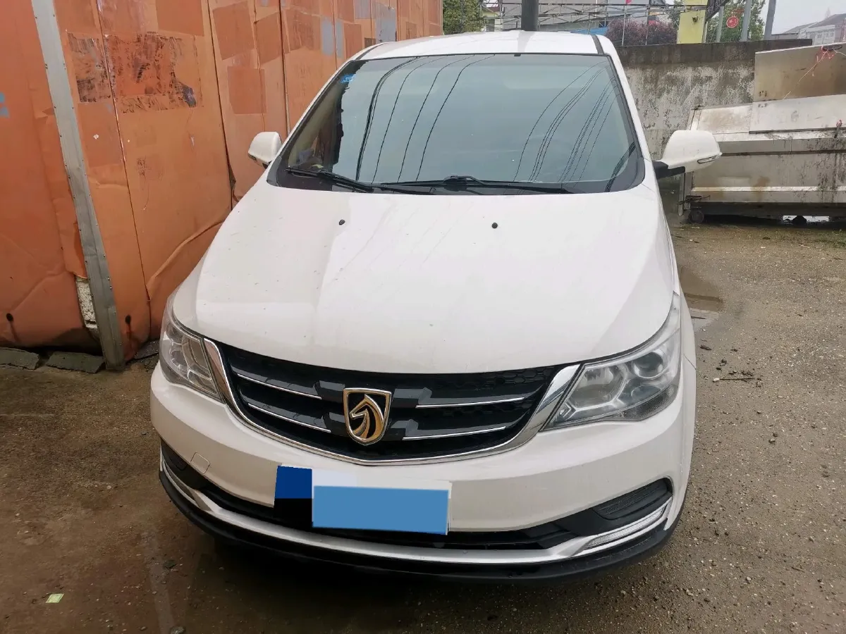 2019 BaoJun 730 1.5L 105HP L4 6MT,autocango,china used car exporter,china ev exporter,chinese used car exporter,chinese used ev exporter