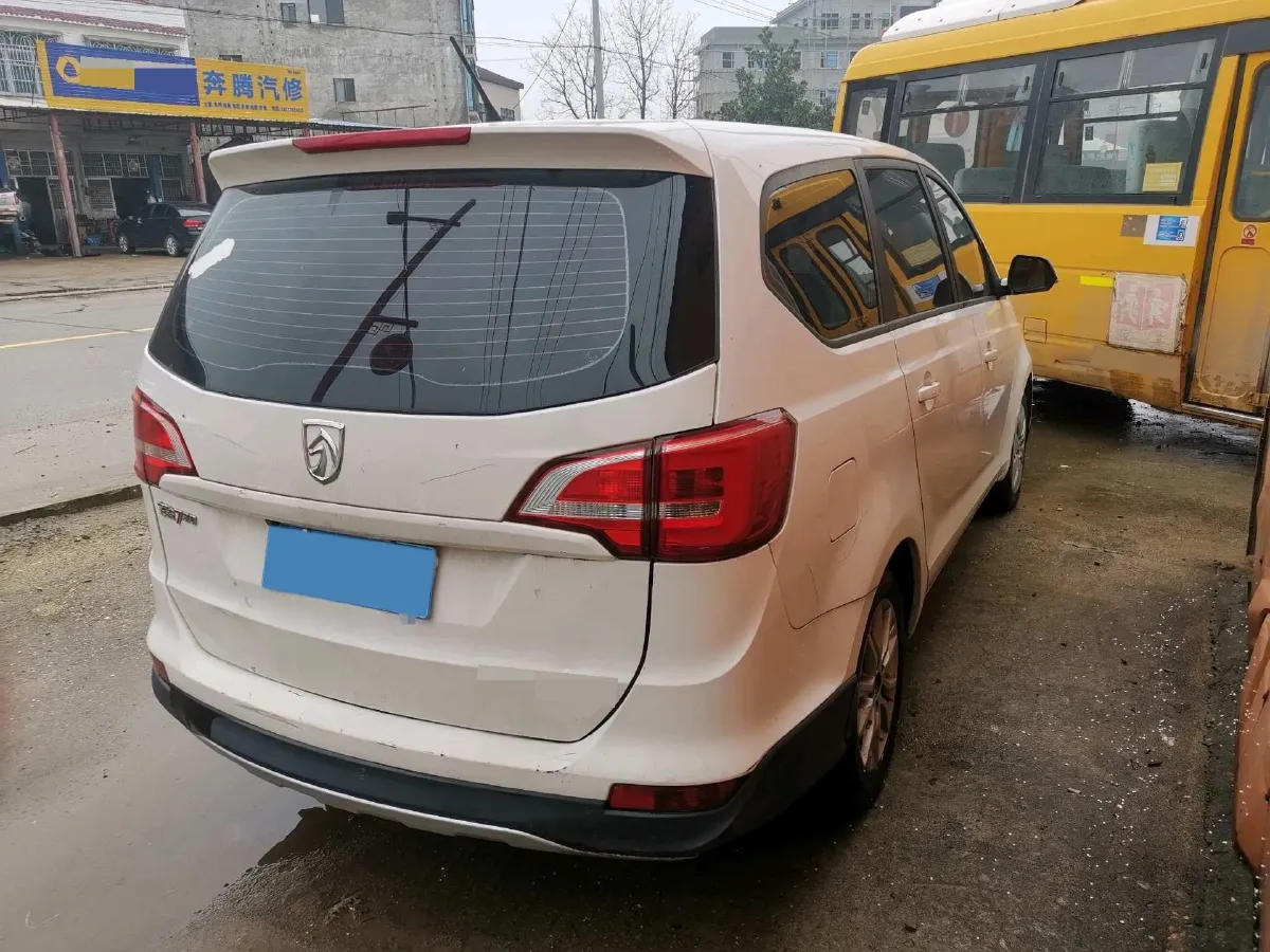 2019 BaoJun 730 1.5L 105HP L4 6MT,autocango,china used car exporter,china ev exporter,chinese used car exporter,chinese used ev exporter