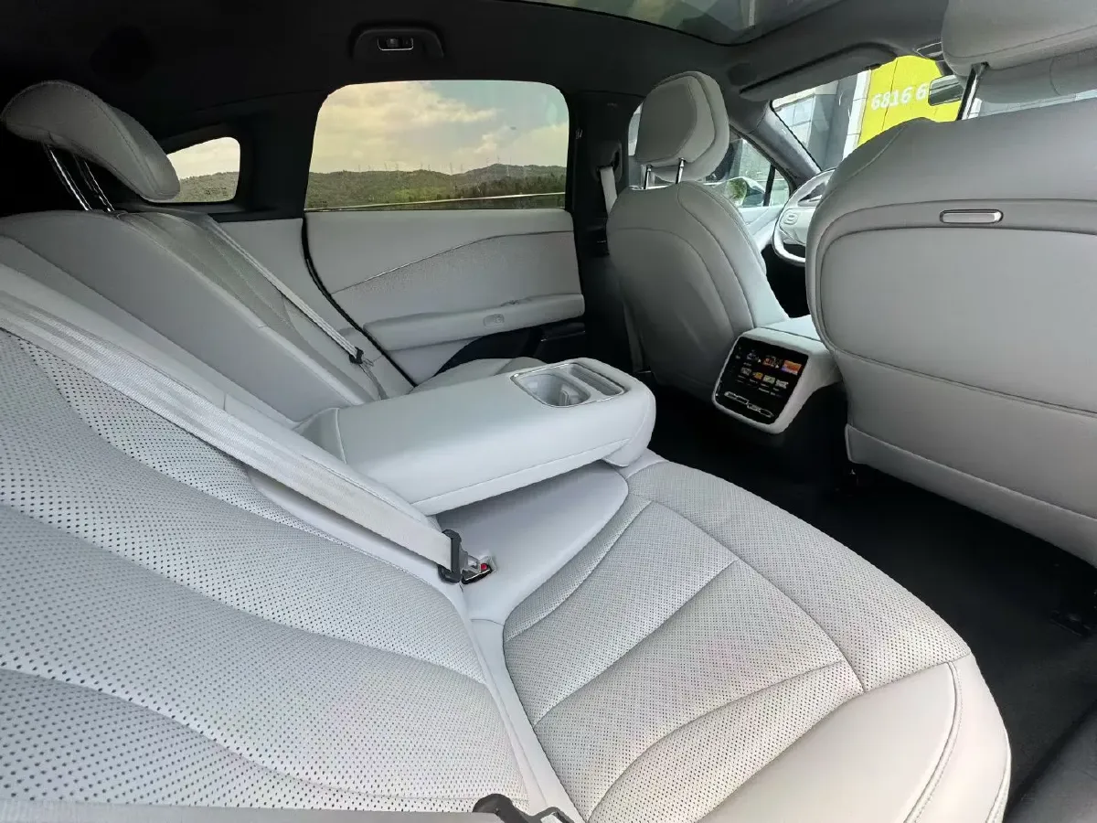 2024 Xpeng P7+ BEV 60.7KWH,autocango,china used car exporter,china ev exporter,chinese used car exporter,chinese used ev exporter