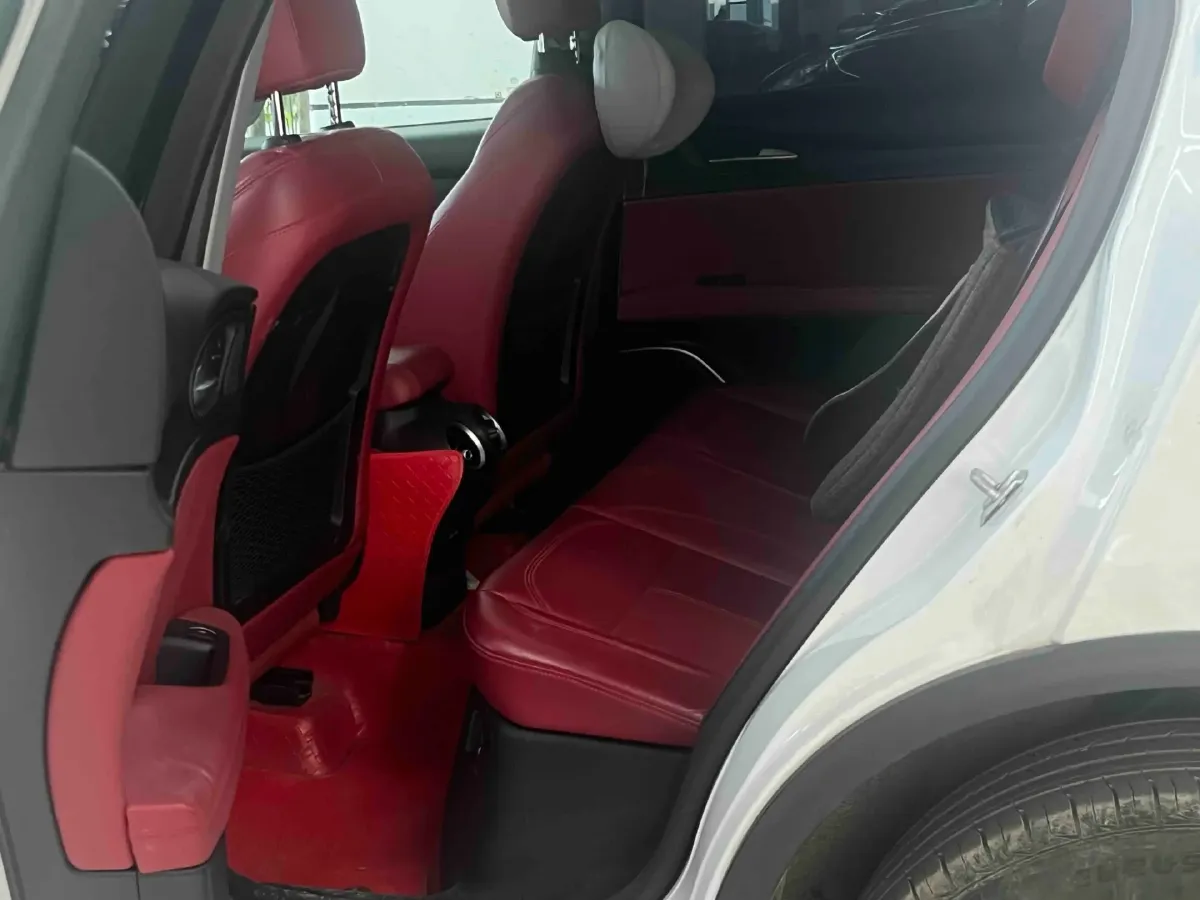 2017 Alfa Romeo Stelvio 2.0T 280HP L4 8AT,autocango,china used car exporter,china ev exporter,chinese used car exporter,chinese used ev exporter