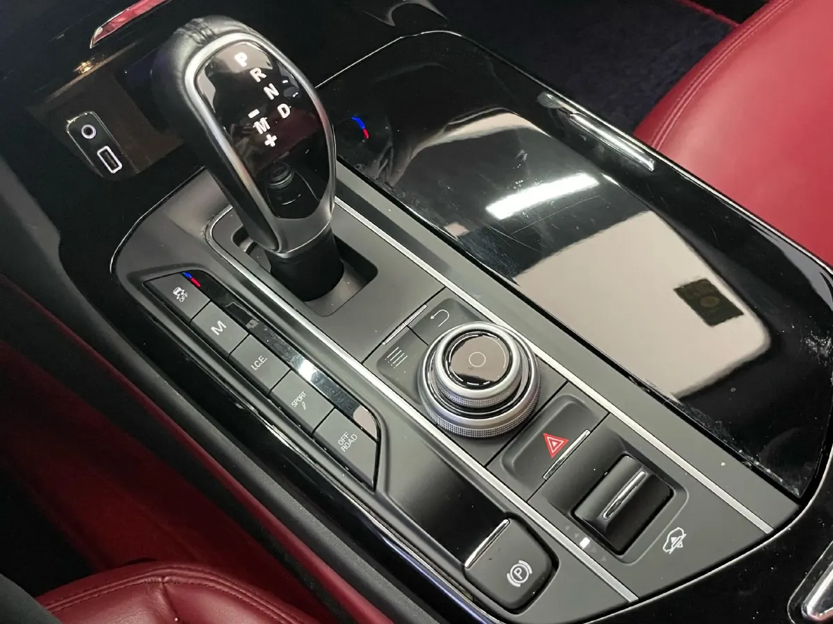 2018 Maserati Levante 3.0T 350HP V6 8AT,autocango,china used car exporter,china ev exporter,chinese used car exporter,chinese used ev exporter