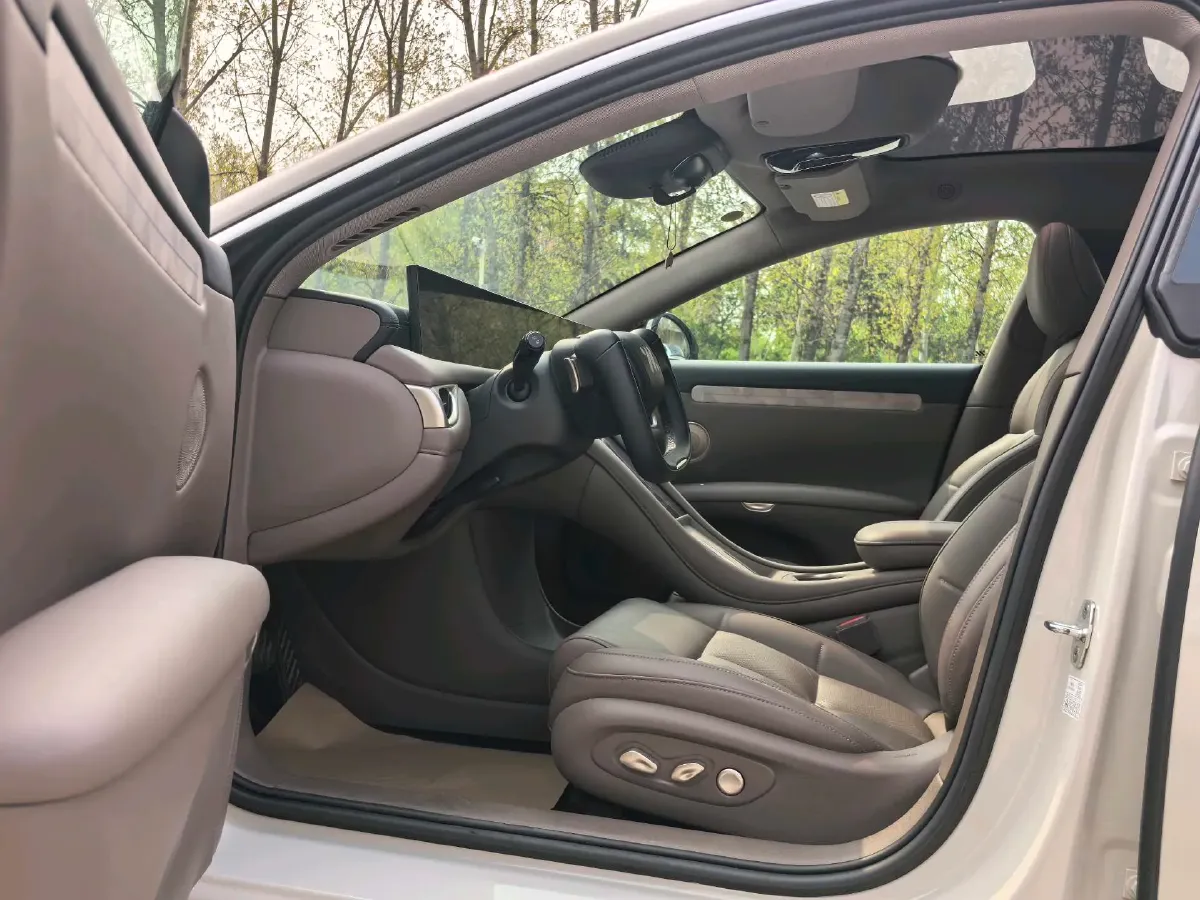 2025 IM L6 BEV,autocango,china used car exporter,china ev exporter,chinese used car exporter,chinese used ev exporter