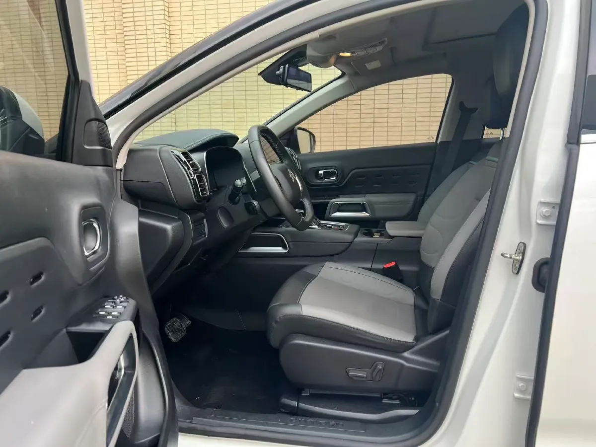 2022 Citroen C5 Aircross 1.6T 175HP L4 8AT,autocango,china used car exporter,china ev exporter,chinese used car exporter,chinese used ev exporter