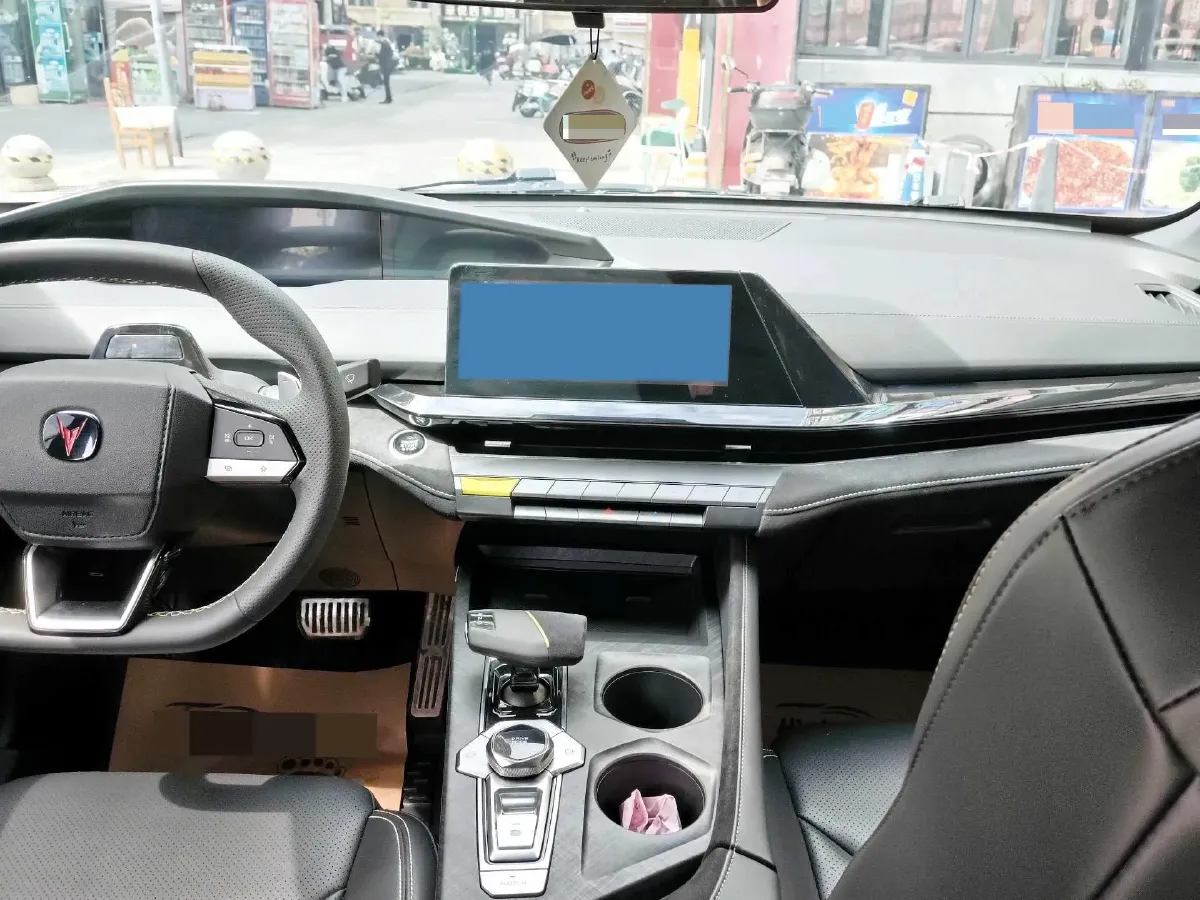 2022 ChangAn UNI-V 1.5T 188HP L4 7DCT,autocango,china used car exporter,china ev exporter,chinese used car exporter,chinese used ev exporter