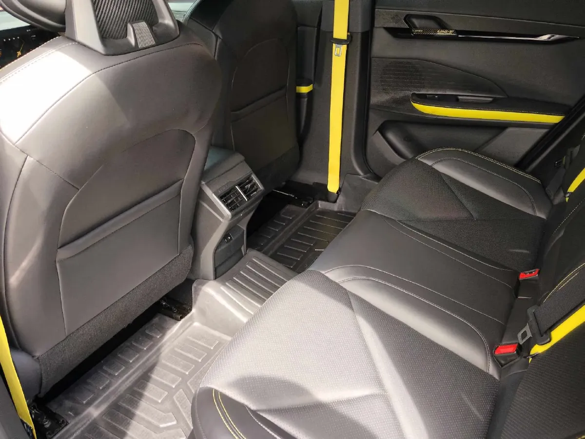 2022 ChangAn UNI-V 1.5T 188HP L4 7DCT,autocango,china used car exporter,china ev exporter,chinese used car exporter,chinese used ev exporter