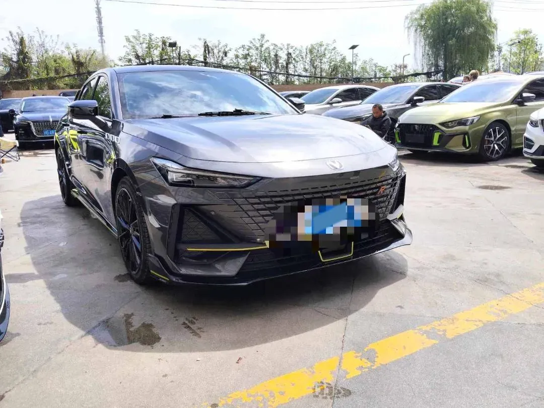 2022 ChangAn UNI-V 1.5T 188HP L4 7DCT,autocango,china used car exporter,china ev exporter,chinese used car exporter,chinese used ev exporter