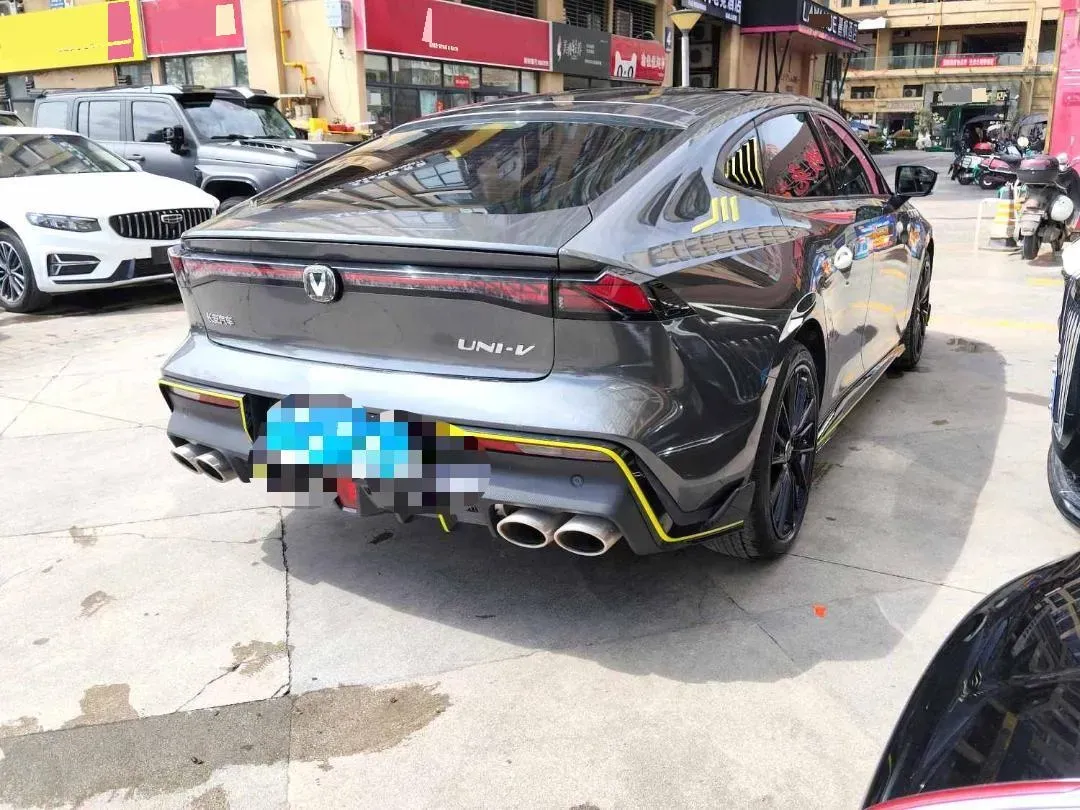 2022 ChangAn UNI-V 1.5T 188HP L4 7DCT,autocango,china used car exporter,china ev exporter,chinese used car exporter,chinese used ev exporter