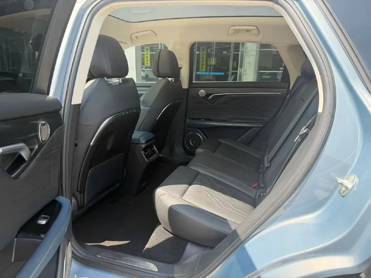 2021 Voyah FREE Range Extended 109HP REEV 33KWH,autocango,china used car exporter,china ev exporter,chinese used car exporter,chinese used ev exporter