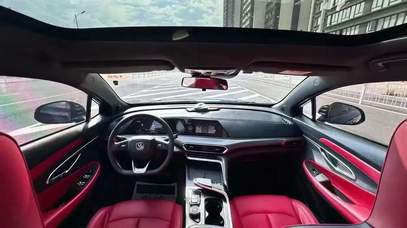 2022 ChangAn UNI-T 1.5T 188HP L4 7DCT,autocango,china used car exporter,china ev exporter,chinese used car exporter,chinese used ev exporter