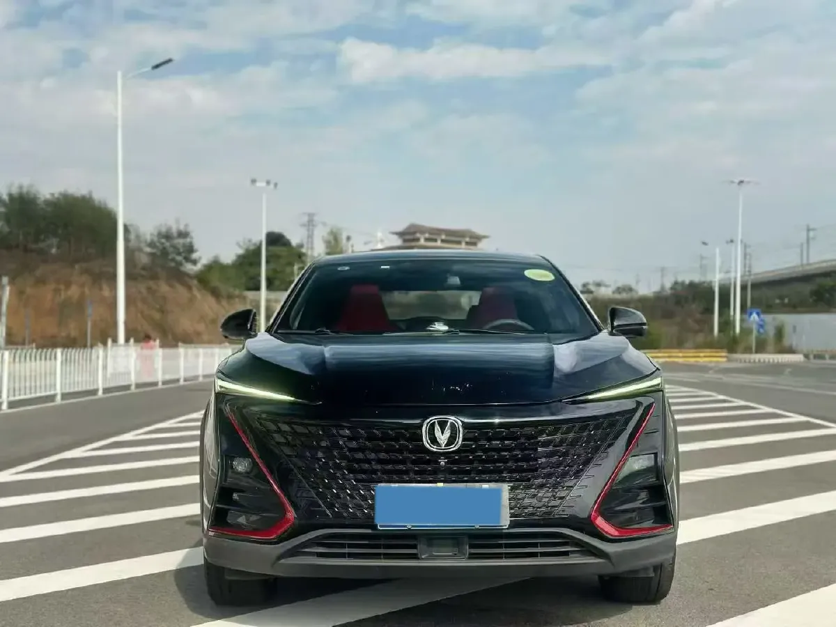 2022 ChangAn UNI-T 1.5T 188HP L4 7DCT,autocango,china used car exporter,china ev exporter,chinese used car exporter,chinese used ev exporter