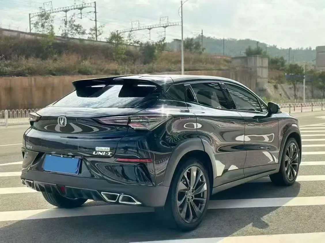 2022 ChangAn UNI-T 1.5T 188HP L4 7DCT,autocango,china used car exporter,china ev exporter,chinese used car exporter,chinese used ev exporter