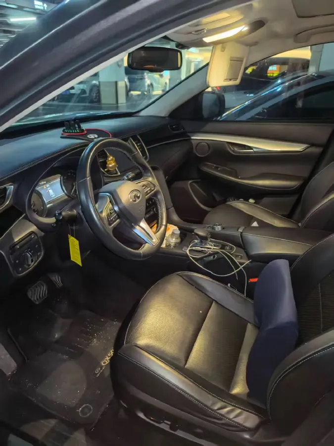 2018 Infiniti QX30 2.0T 211HP L4 7DCT,autocango,china used car exporter,china ev exporter,chinese used car exporter,chinese used ev exporter