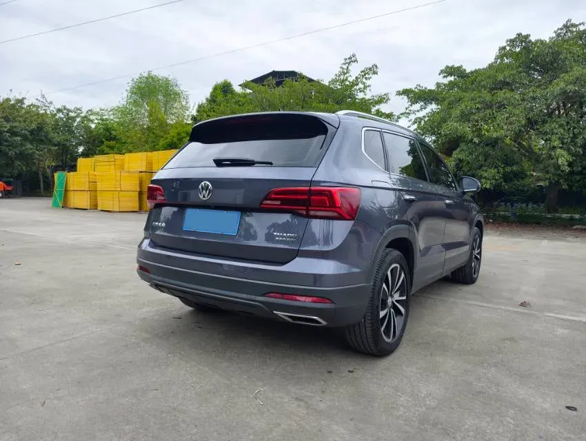 2019 MINI MINI 1.5T 102HP L3 7DCT,autocango,china used car exporter,china ev exporter,chinese used car exporter,chinese used ev exporter