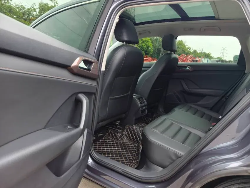 2019 MINI MINI 1.5T 102HP L3 7DCT,autocango,china used car exporter,china ev exporter,chinese used car exporter,chinese used ev exporter