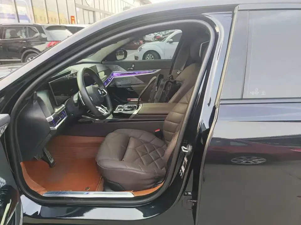 2023 BMW 7 Series 3.0T 381HP L6 8AT,autocango,china used car exporter,china ev exporter,chinese used car exporter,chinese used ev exporter