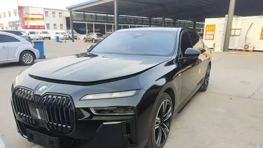 2023 BMW 7 Series 3.0T 381HP L6 8AT,autocango,china used car exporter,china ev exporter,chinese used car exporter,chinese used ev exporter