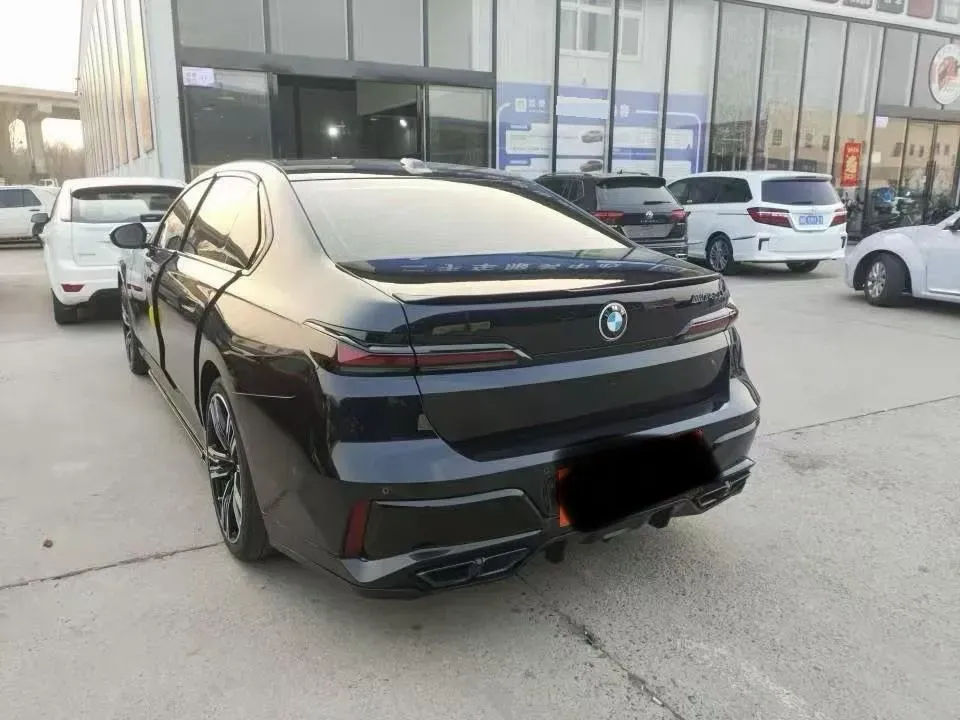 2023 BMW 7 Series 3.0T 381HP L6 8AT,autocango,china used car exporter,china ev exporter,chinese used car exporter,chinese used ev exporter