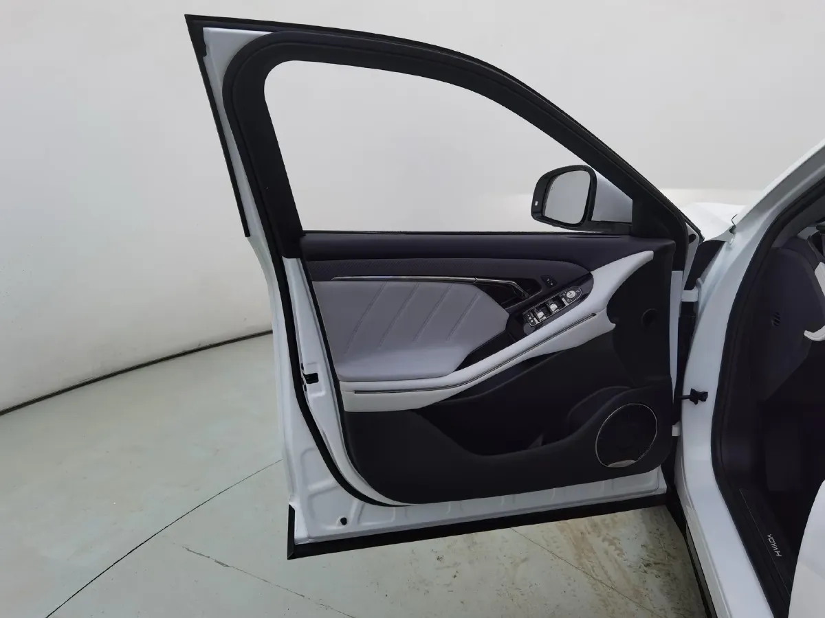 2025 Voyah FREE 1.5T 150HP L4 REEV 43KWH,autocango,china used car exporter,china ev exporter,chinese used car exporter,chinese used ev exporter