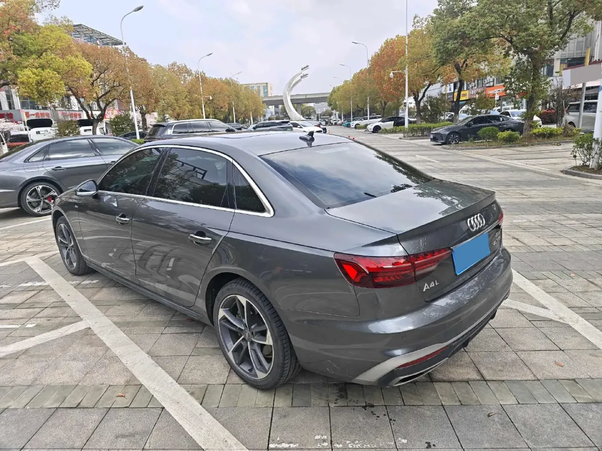 2020 Audi A4L 2.0T 190HP L4 7DCT,autocango,china used car exporter,china ev exporter,chinese used car exporter,chinese used ev exporter