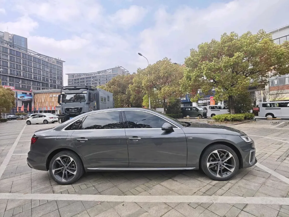 2020 Audi A4L 2.0T 190HP L4 7DCT,autocango,china used car exporter,china ev exporter,chinese used car exporter,chinese used ev exporter