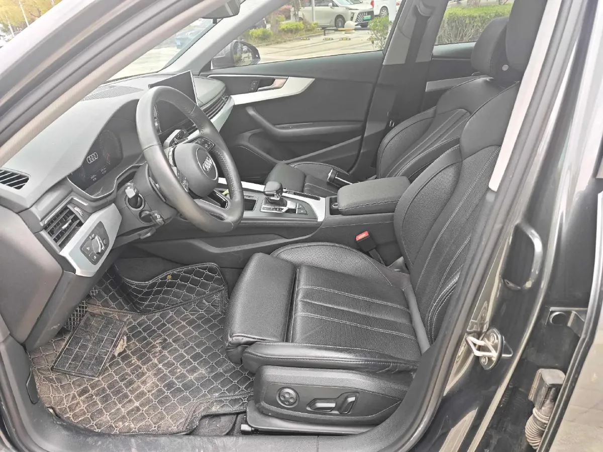 2020 Audi A4L 2.0T 190HP L4 7DCT,autocango,china used car exporter,china ev exporter,chinese used car exporter,chinese used ev exporter