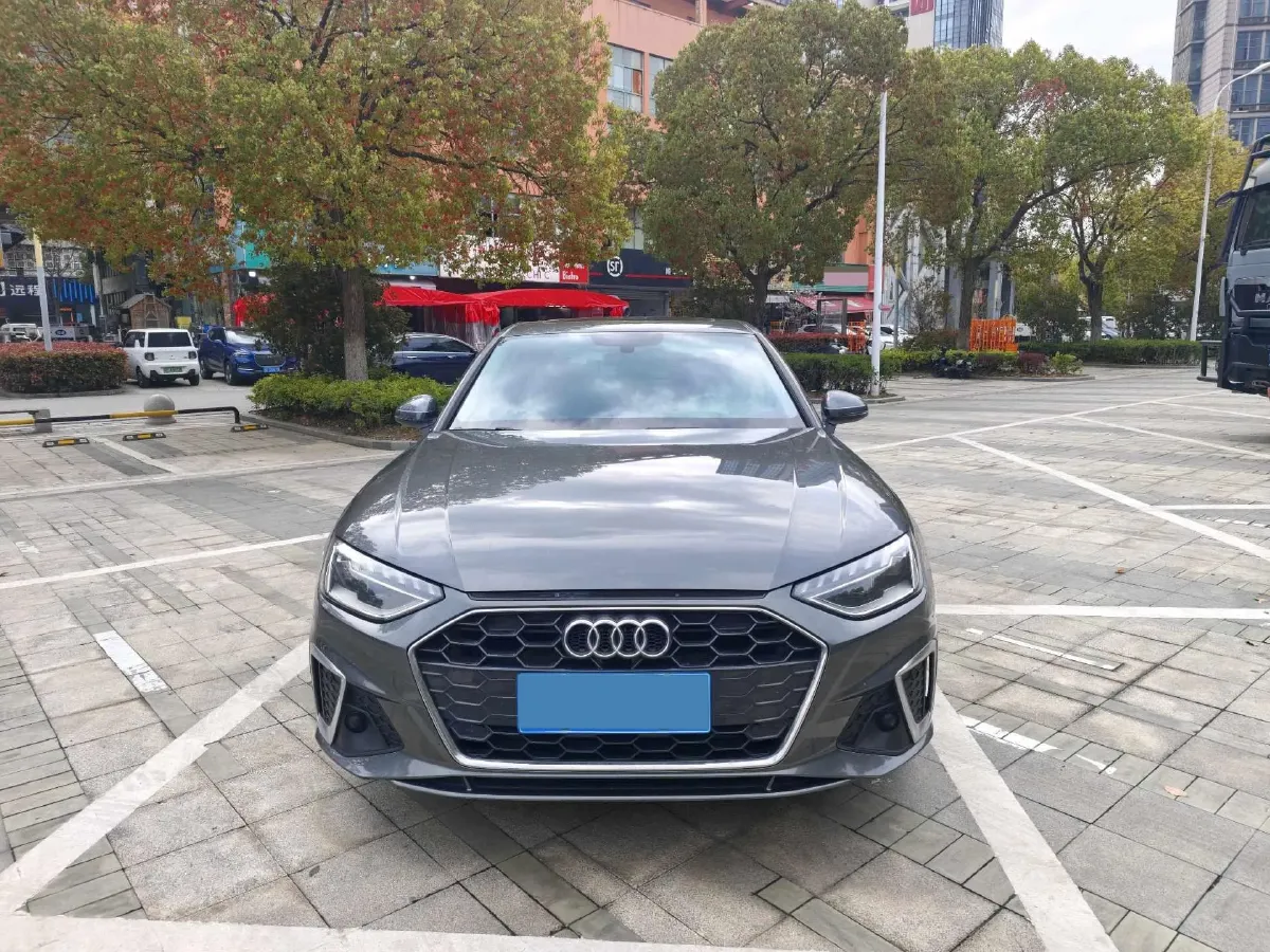 2020 Audi A4L 2.0T 190HP L4 7DCT,autocango,china used car exporter,china ev exporter,chinese used car exporter,chinese used ev exporter