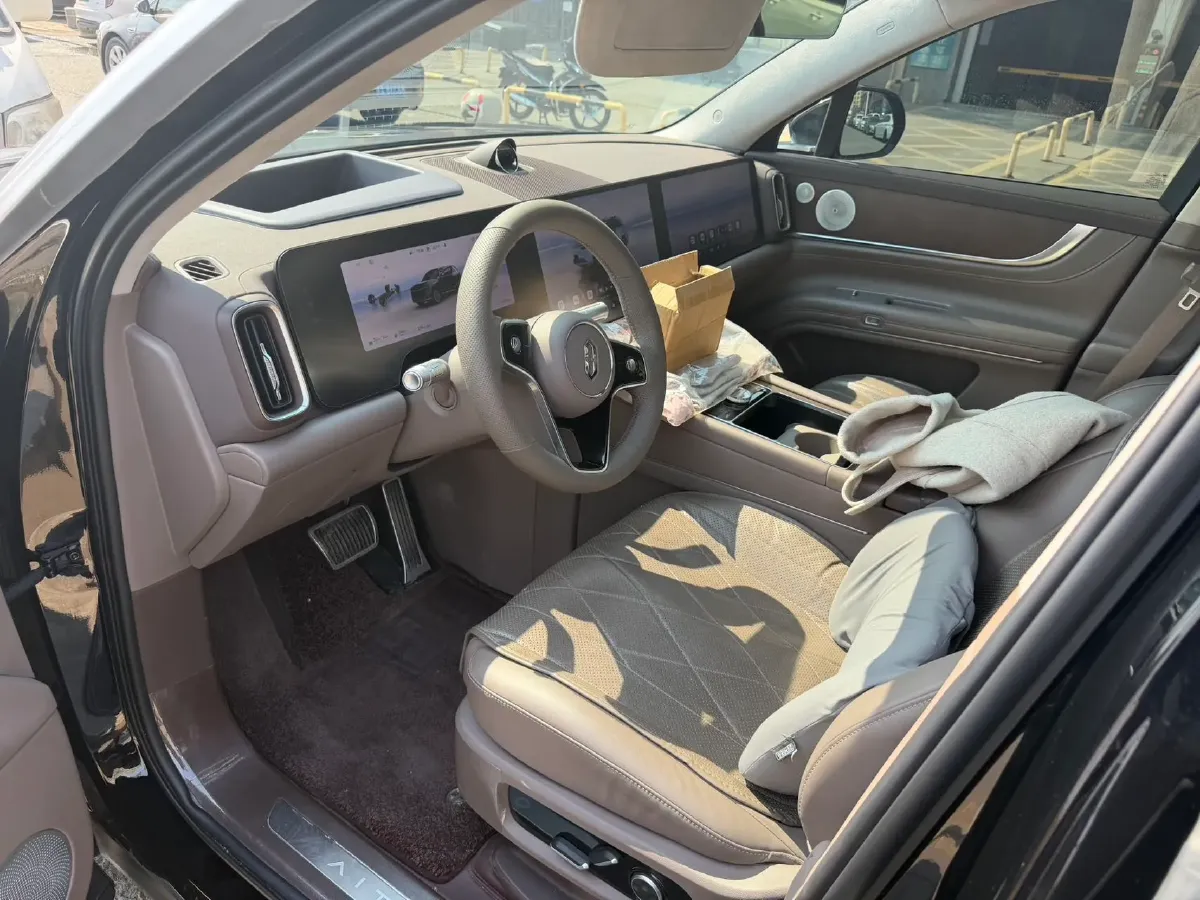 2024 AITO AITO M9 1.5T 152HP L4 REEV 42KWH,autocango,china used car exporter,china ev exporter,chinese used car exporter,chinese used ev exporter