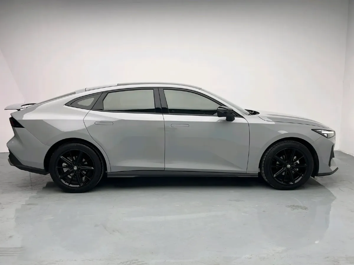 2022 ChangAn UNI-V 1.5T 188HP L4 7DCT,autocango,china used car exporter,china ev exporter,chinese used car exporter,chinese used ev exporter