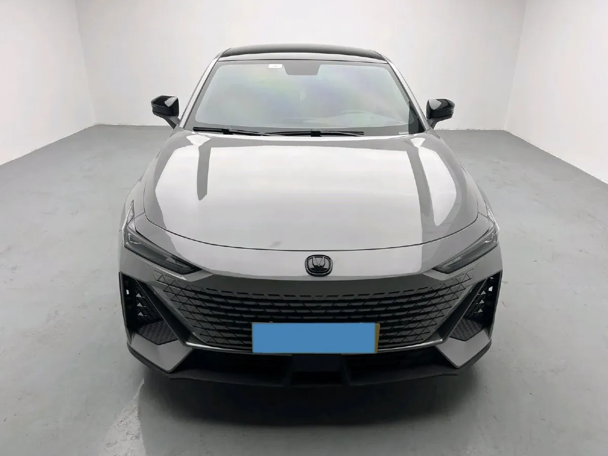 2022 ChangAn UNI-V 1.5T 188HP L4 7DCT,autocango,china used car exporter,china ev exporter,chinese used car exporter,chinese used ev exporter