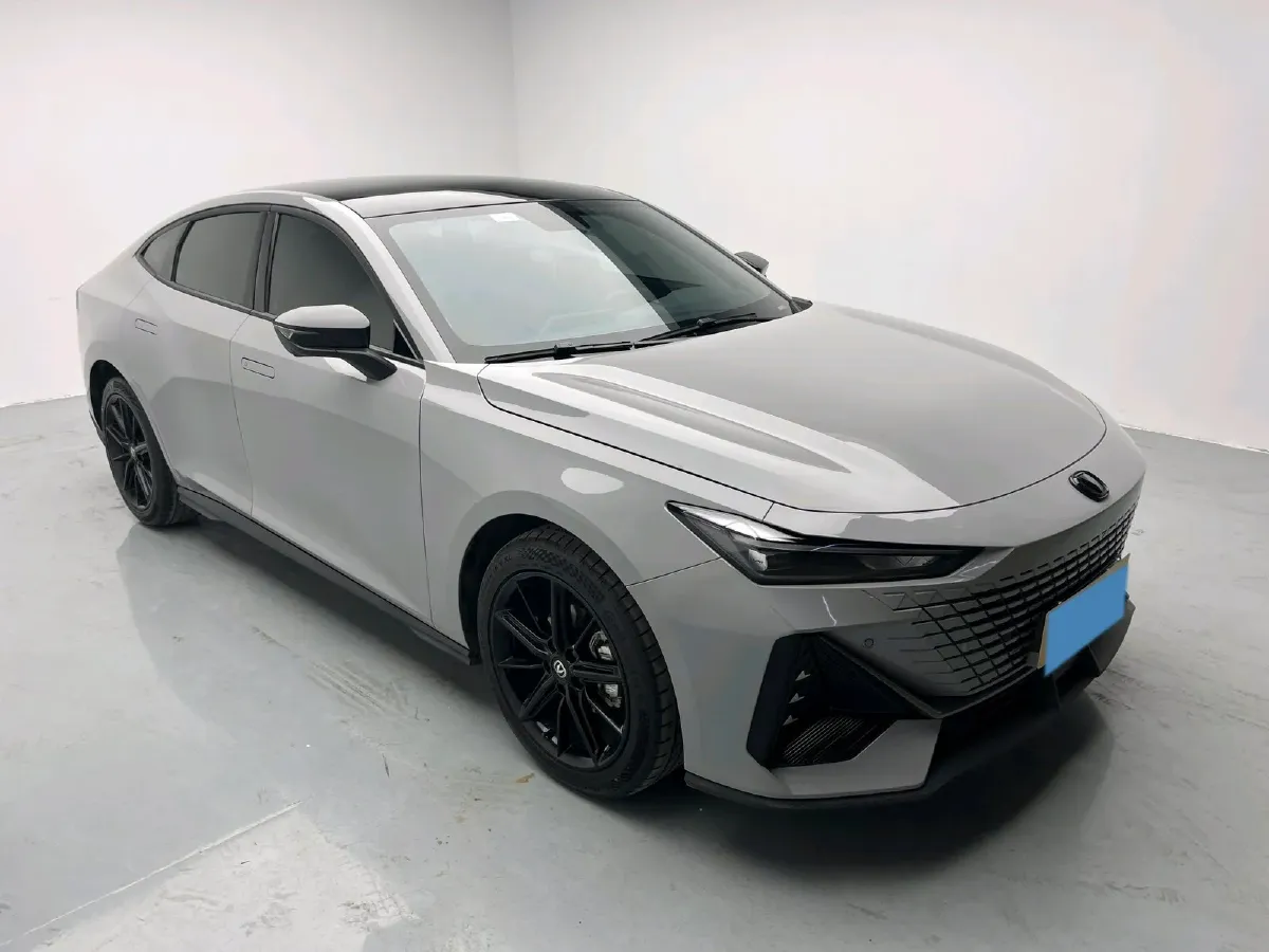 2022 ChangAn UNI-V 1.5T 188HP L4 7DCT,autocango,china used car exporter,china ev exporter,chinese used car exporter,chinese used ev exporter