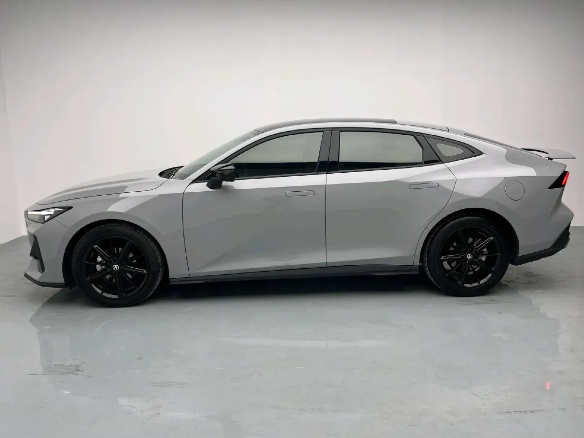 2022 ChangAn UNI-V 1.5T 188HP L4 7DCT,autocango,china used car exporter,china ev exporter,chinese used car exporter,chinese used ev exporter