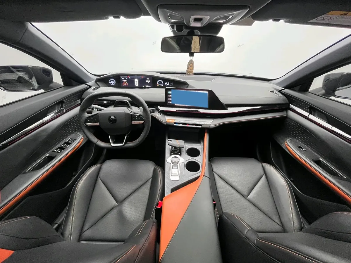 2022 ChangAn UNI-V 1.5T 188HP L4 7DCT,autocango,china used car exporter,china ev exporter,chinese used car exporter,chinese used ev exporter