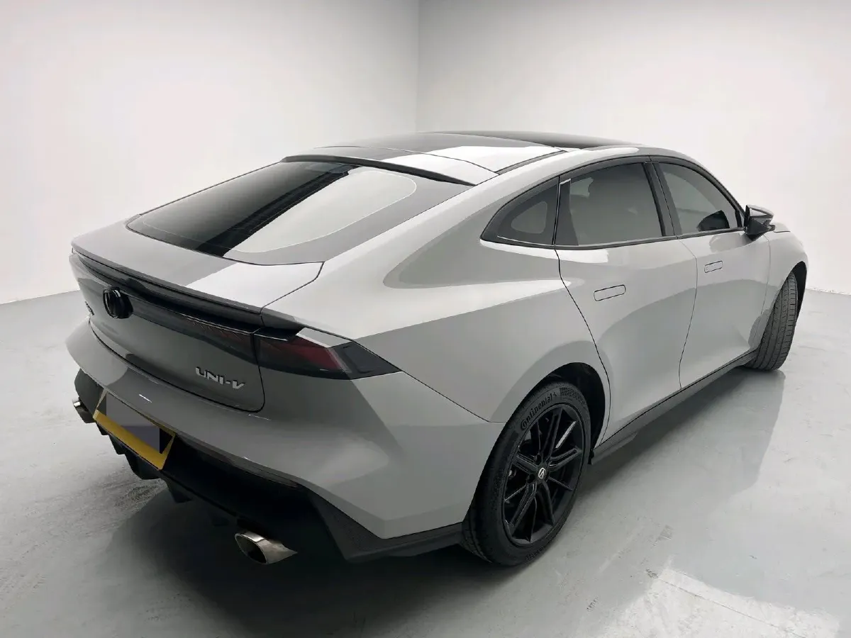 2022 ChangAn UNI-V 1.5T 188HP L4 7DCT,autocango,china used car exporter,china ev exporter,chinese used car exporter,chinese used ev exporter