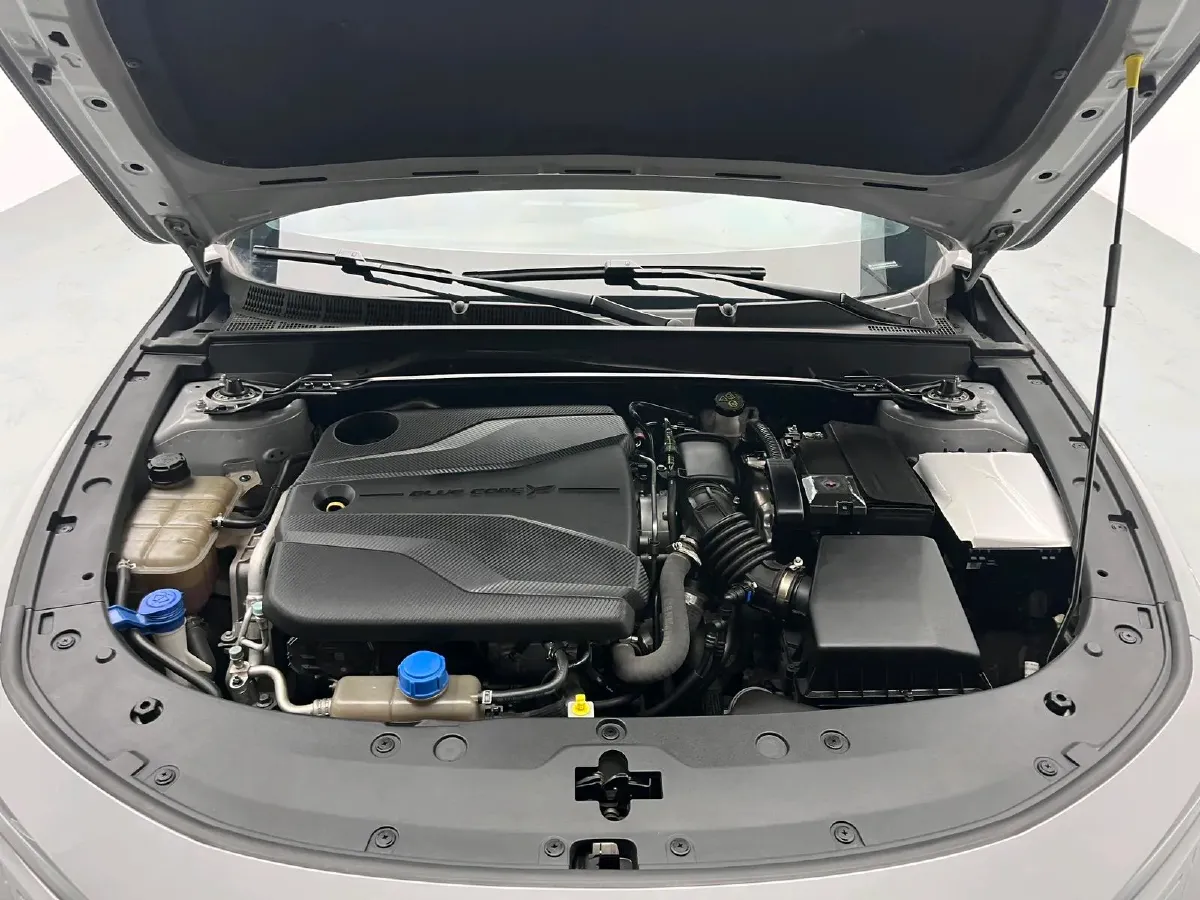 2022 ChangAn UNI-V 1.5T 188HP L4 7DCT,autocango,china used car exporter,china ev exporter,chinese used car exporter,chinese used ev exporter