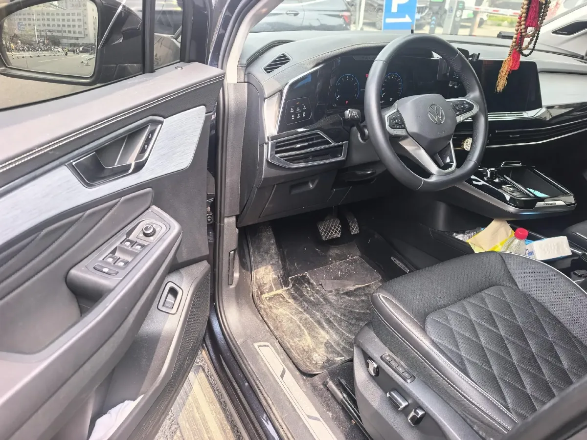 2023 Volkswagen Talagon 2.5T 299HP V6 7DCT,autocango,china used car exporter,china ev exporter,chinese used car exporter,chinese used ev exporter