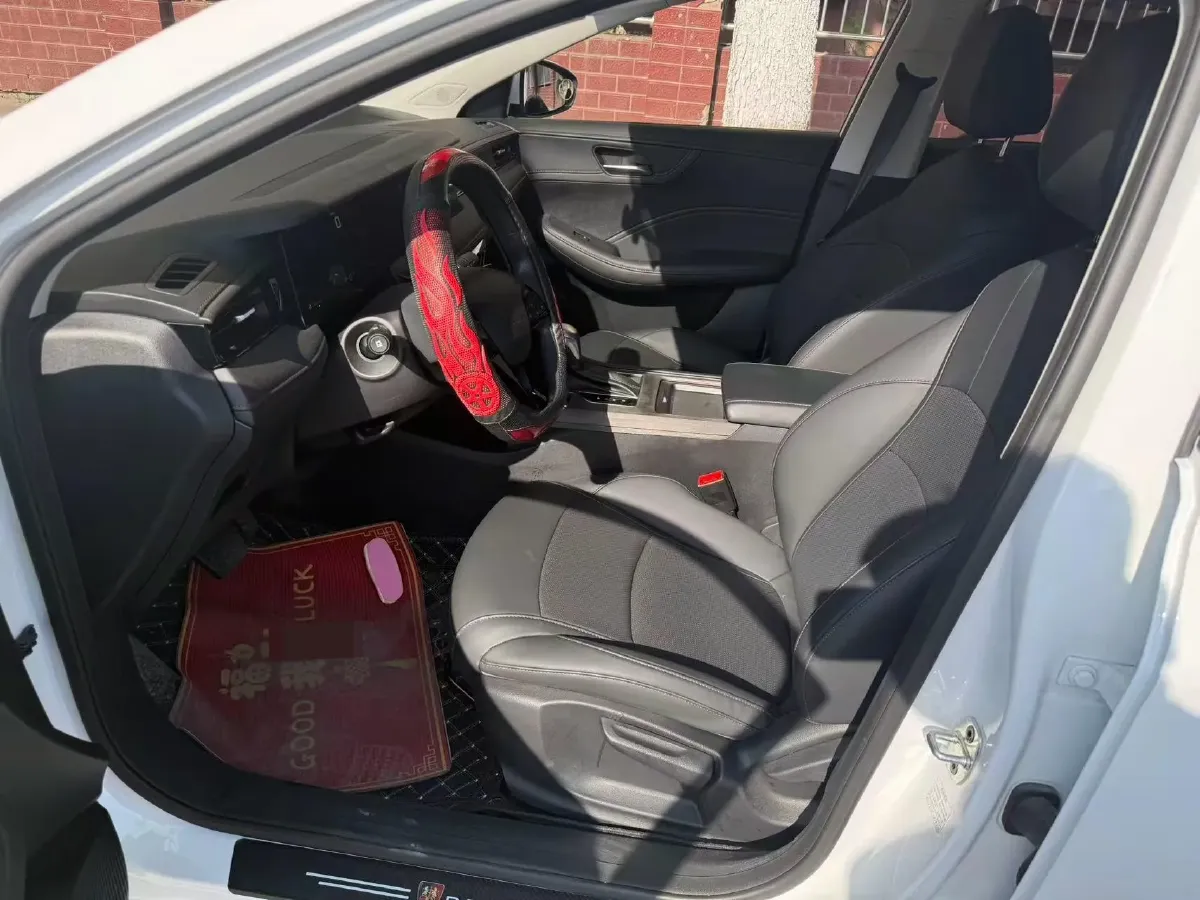 2026 Roewe i5 1.5L 129HP L4 CVT,autocango,china used car exporter,china ev exporter,chinese used car exporter,chinese used ev exporter