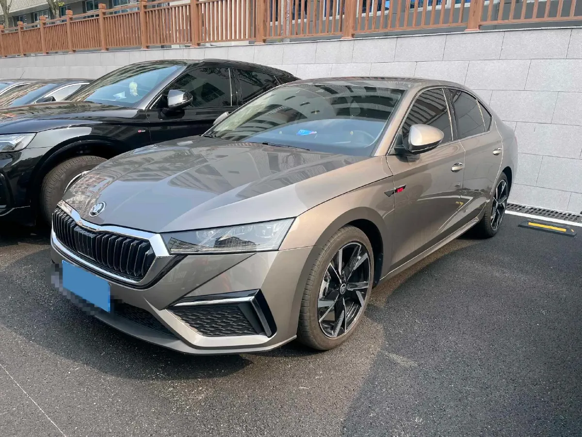 2023 Skoda Octavia 1.4T 150HP L4 7DCT,autocango,china used car exporter,china ev exporter,chinese used car exporter,chinese used ev exporter