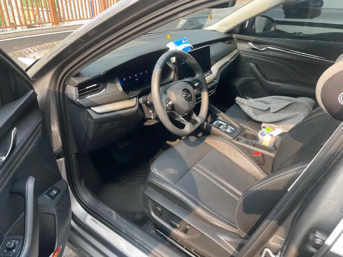 2023 Skoda Octavia 1.4T 150HP L4 7DCT,autocango,china used car exporter,china ev exporter,chinese used car exporter,chinese used ev exporter