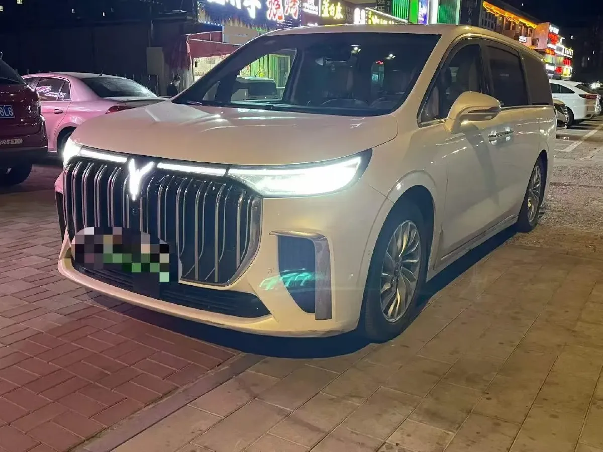 2022 Voyah Dream 1.5T 136HP L4 PHEV 25.57KWH,autocango,china used car exporter,china ev exporter,chinese used car exporter,chinese used ev exporter