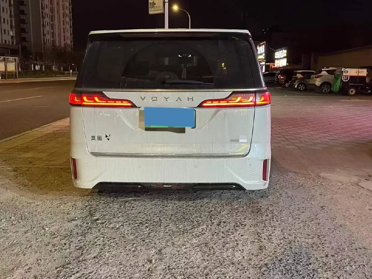 2022 Voyah Dream 1.5T 136HP L4 PHEV 25.57KWH,autocango,china used car exporter,china ev exporter,chinese used car exporter,chinese used ev exporter
